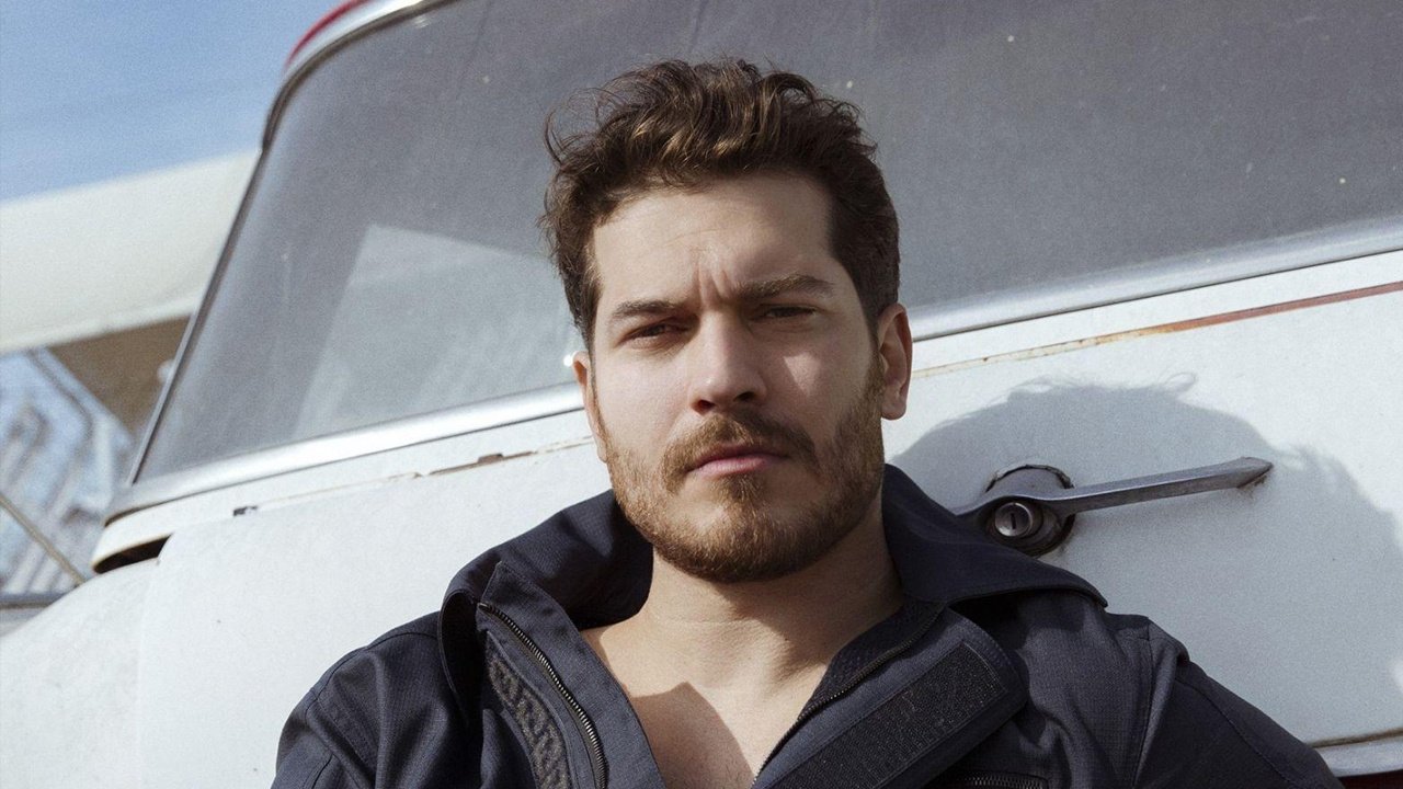 Çağatay Ulusoy’un set görüntüleri olay oldu! Sosyal medya ikiye bölündü 14 488491