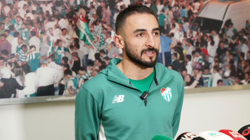 Bursaspor’da ayrılıklar sürüyor! Tecrübeli futbolcuyla yollar resmen ayrıldı 7 558773