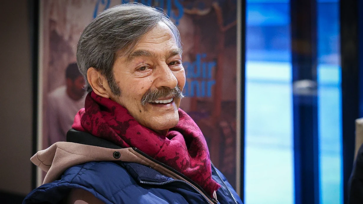 Usta oyuncu Kadir İnanır hastaneye kaldırıldı! 21 558976
