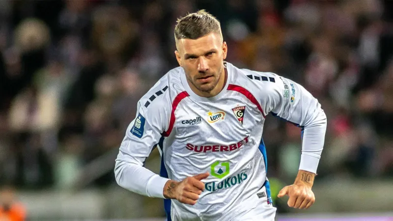 Galatasaray’ın eski yıldızı Lukas Podolski futbolu bıraktı 1 559487