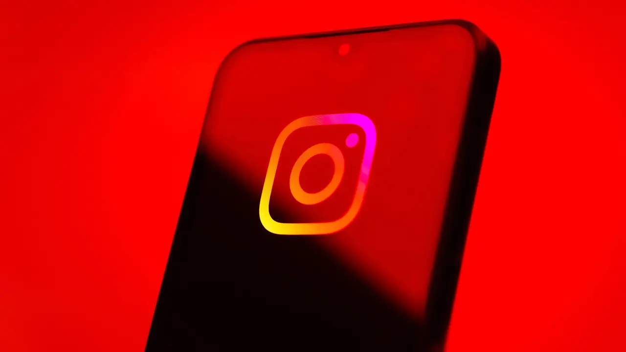 Instagram Liquid Glass Arayüz Tasarımı Genişletiliyor 9 instagram ozgun olmayan icerikleri onerilenler algoritmasinda kisitlayacak.webp