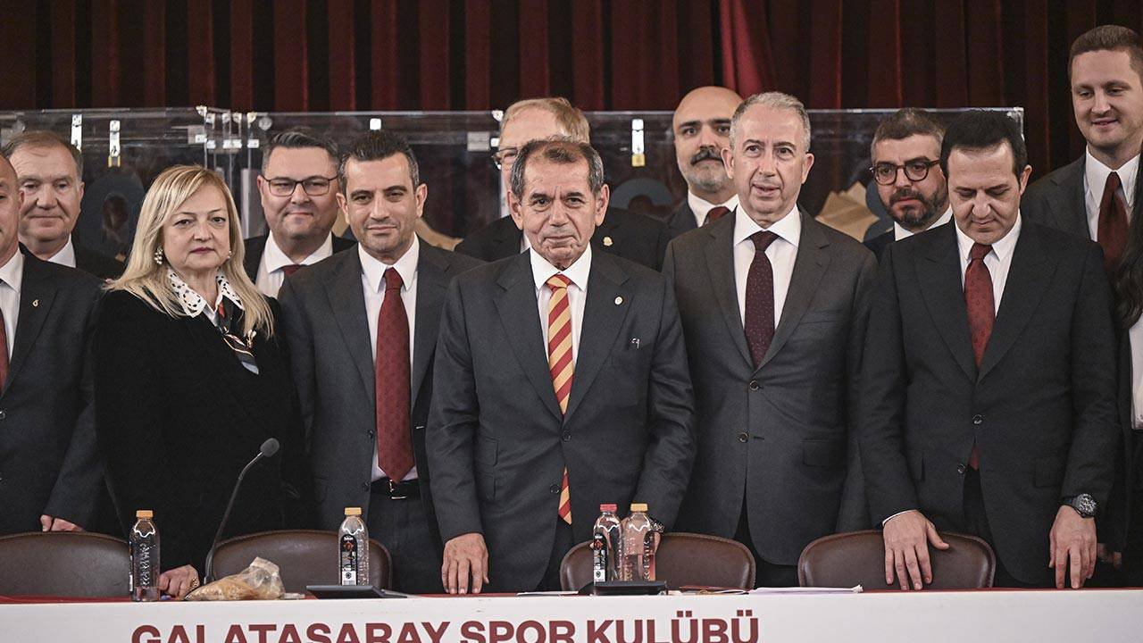Dursun Özbek yeniden göreve başladı: Galatasaray’da mazbata heyecanı! 7 559830