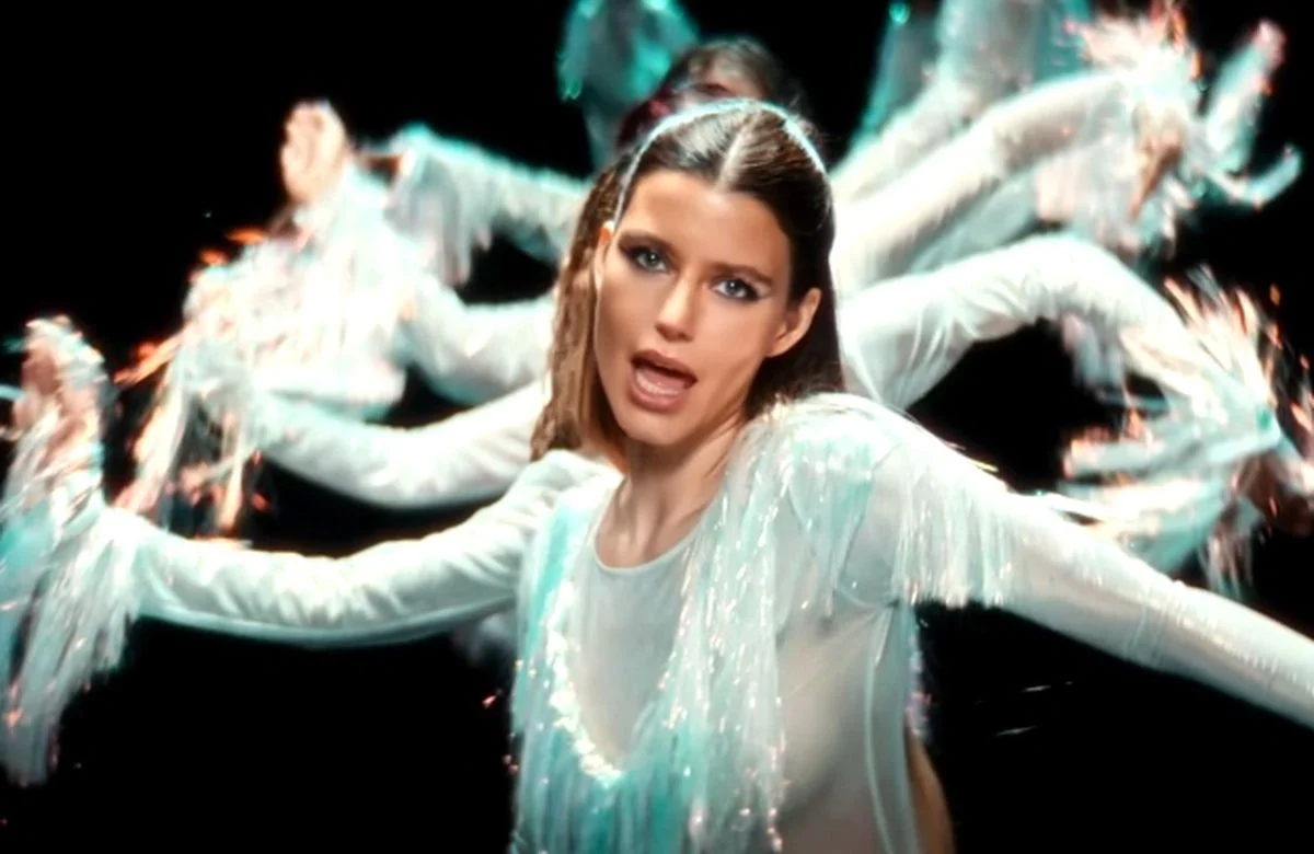 Beren Saat ilk albümünün çıkış tarihini duyurdu 2 560097