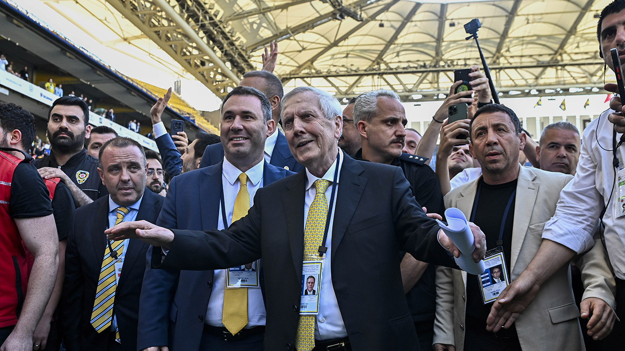 Fenerbahçe'de tarihi dönüş! Aziz Yıldırım yeniden başkan seçildi 8 560179