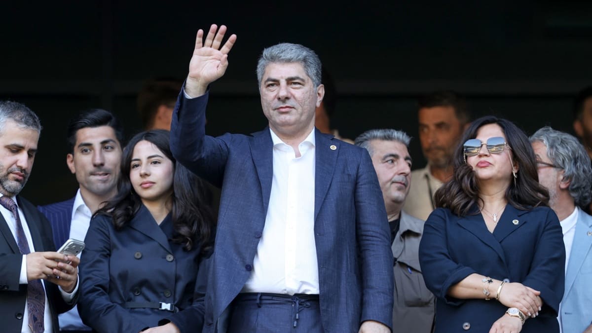 Camia eskiden yana olmayı tercih ediyor 10 560180