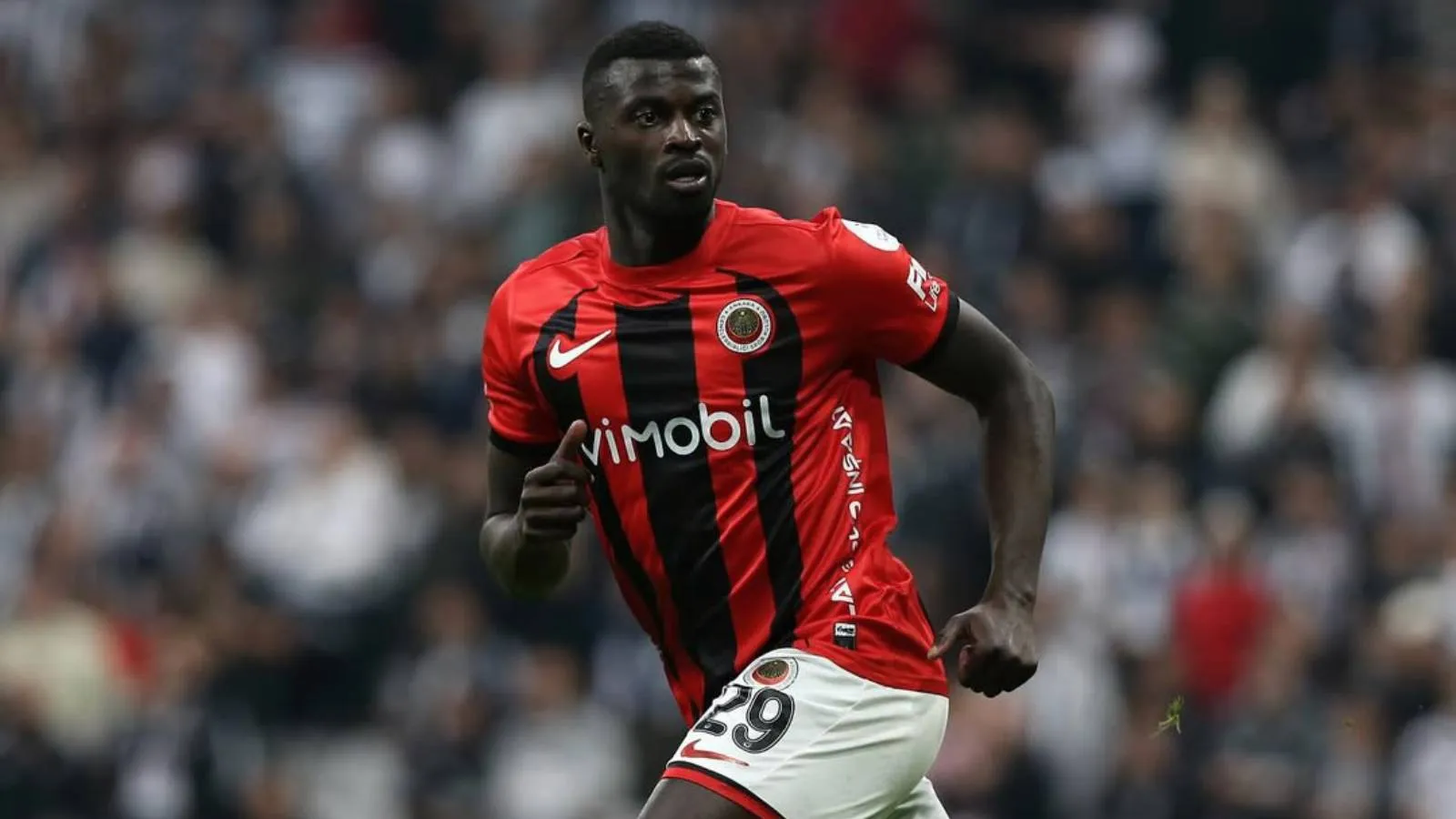 Gençlerbirliği'nde M'Baye Niang ile yollar ayrıldı 1 560562