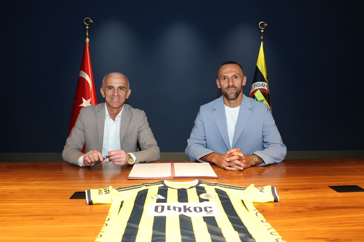 Fenerbahçe Vedat Muriqi ile 3 senelik sözleşmeye imza attı 2 560574