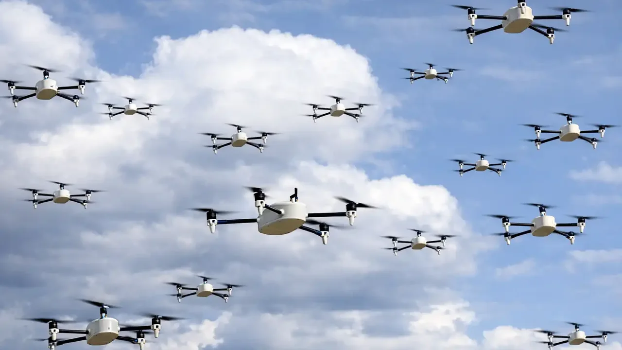 Havada Şarj Olabilen Drone Sürüsü 7/24 Görev Yapacak 2 havada sarj olabilen drone surusu 7 24 gorev yapacak.webp