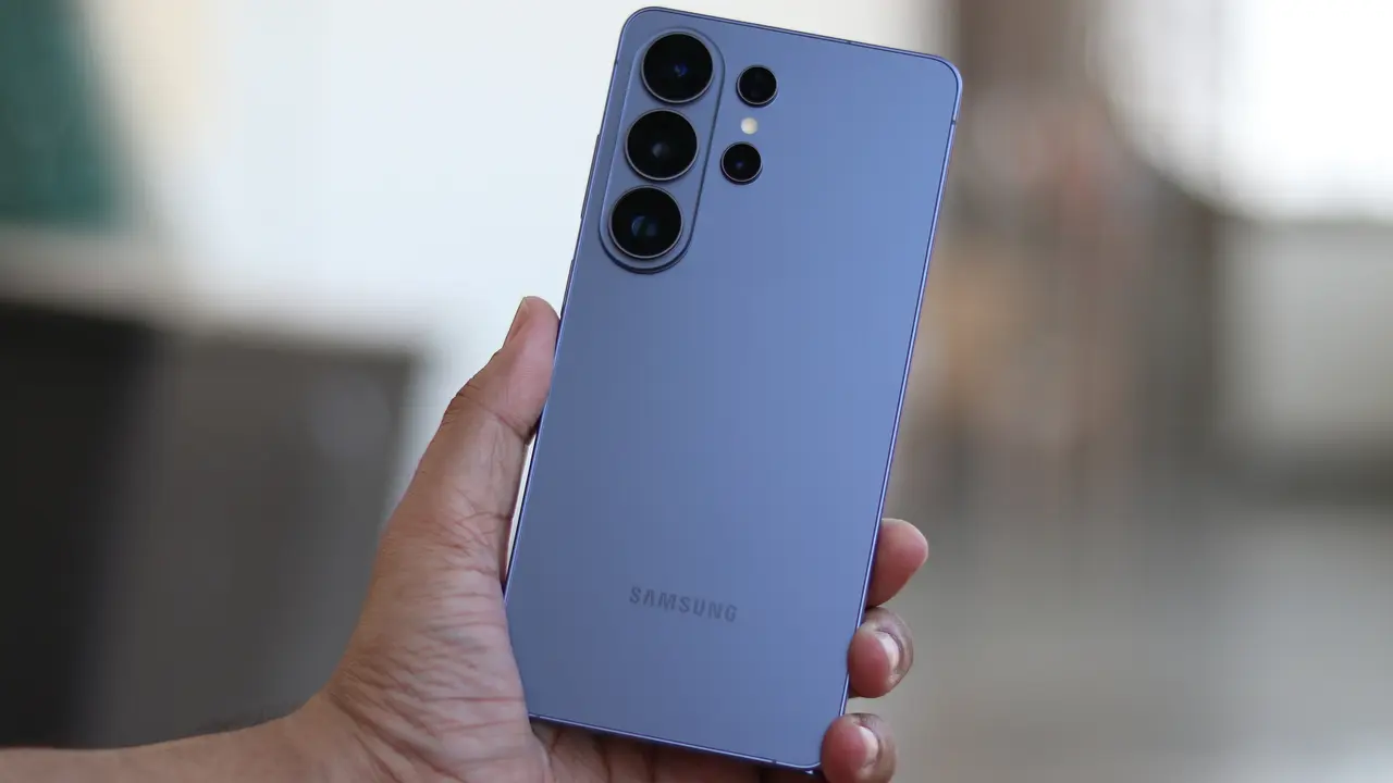 Samsung Galaxy Telefonlar için Yeni Google Play Sistem Güncellemesi Yayınlandı 2 samsung galaxy cihazlar icin yeni google play sistem guncellemesi yayinlandi.webp