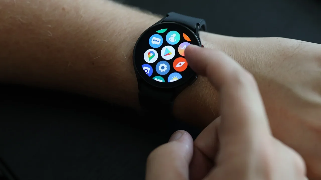 Galaxy Watch Kullanıcılarına Ekranda Yeşil Çizgi Şoku 3 galaxy watch kullanicilarina ekranda yesil cizgi soku.webp