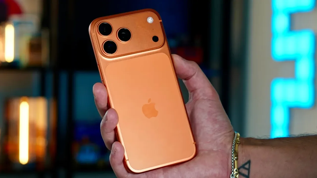 iPhone 17 Pro Max'i Gömdüler: 250 Yıl Sonra Açılacak 2 iphone 17 pro maxi gomduler 250 yil sonra acilacak.webp